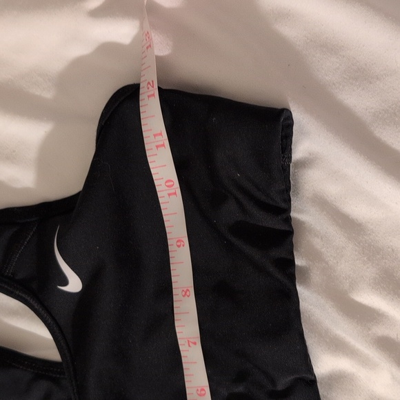 Set of Nike sports bras - Picture 3 of 8